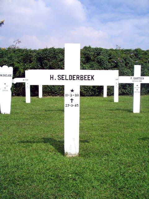 Afbeelding van graf of monument van Huibert Selderbeek