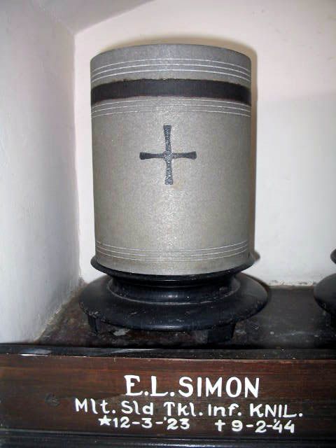 simon.e.l.2005.jpg