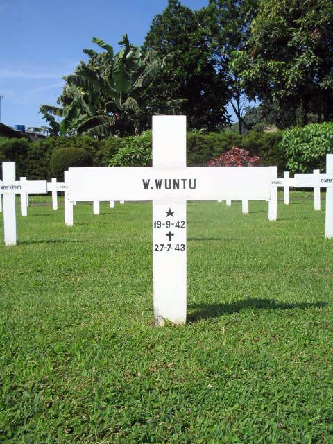 wuntu.w.2005.jpg