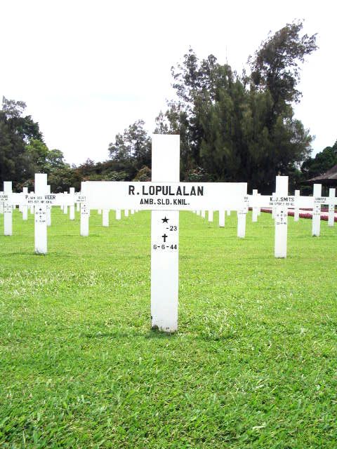 Afbeelding van graf of monument van R. Lopulalan