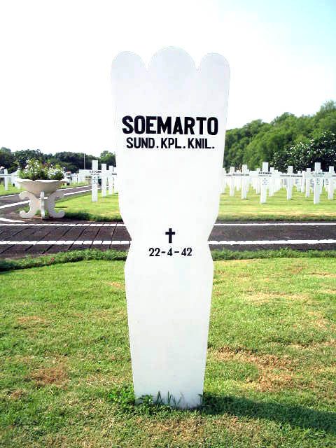 Afbeelding van graf of monument van Soemarto