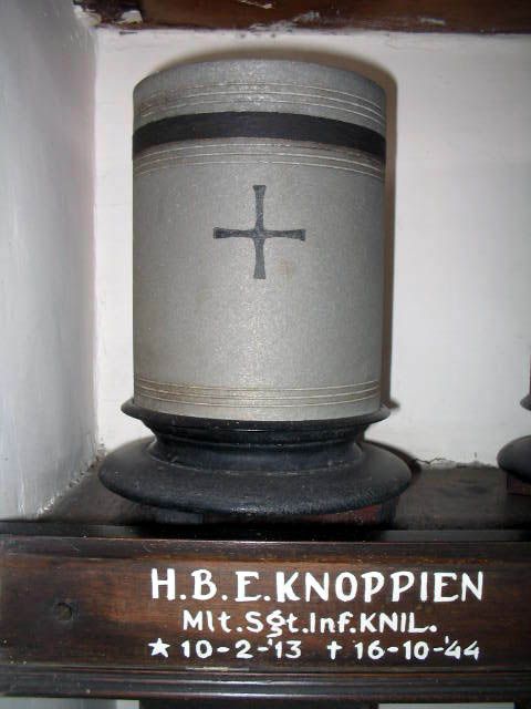 Afbeelding van graf of monument van Harm Barend Eppo Knoppien