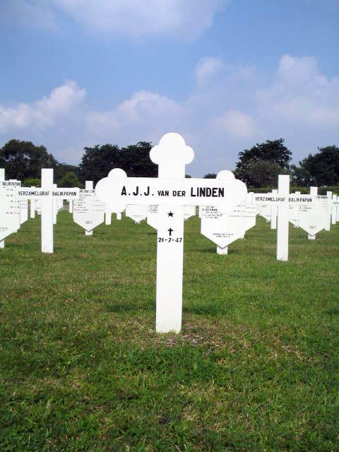 Afbeelding van graf of monument van A.J. Johannes van der Linden