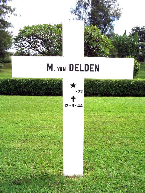 delden van m.2004.JPG