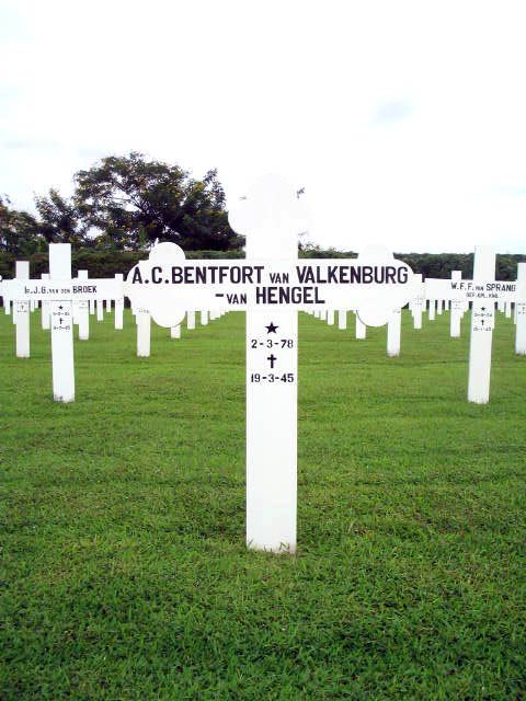 Afbeelding van graf of monument van Augustine Caroline Bentfort van Valkenburg-van Hengel