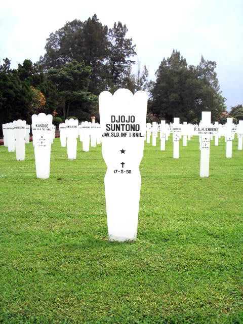 Afbeelding van graf of monument van Djojosuntono