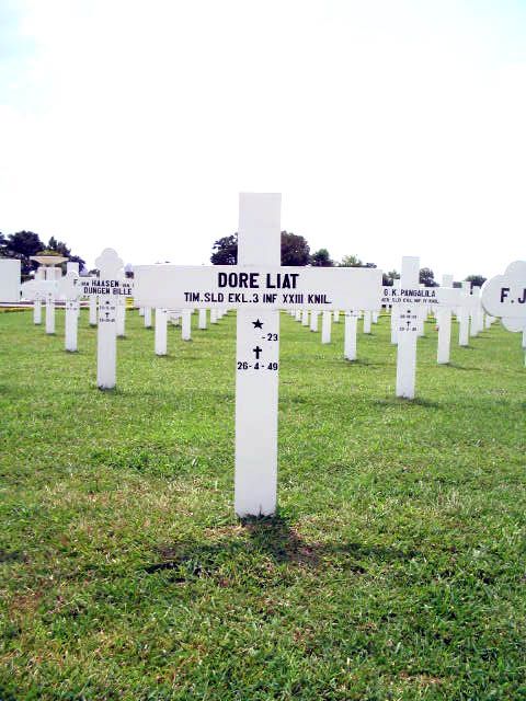 Afbeelding van graf of monument van Dore Liat