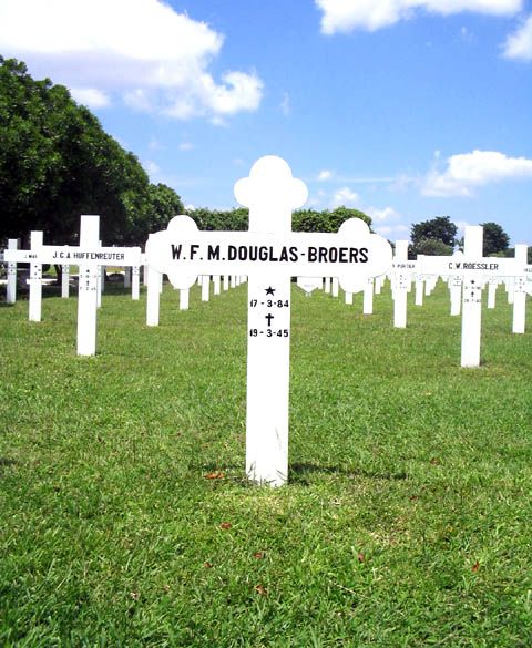 Afbeelding van graf of monument van Willemina Femma Maria Douglas Broers