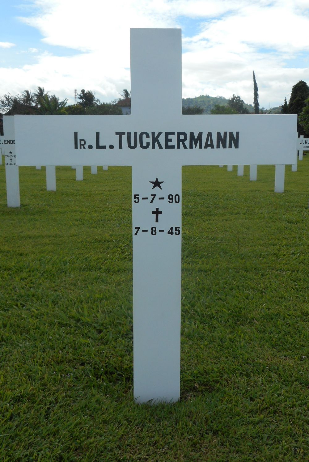 Afbeelding van graf of monument van Louis Tuckermann