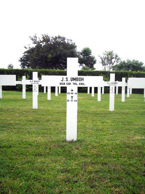 Afbeelding van graf of monument van Johannes S. Umboh