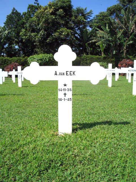 Afbeelding van graf of monument van Ank van Eek