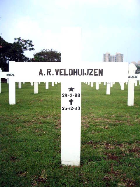 Afbeelding van graf of monument van Arnoldus Rijnier Veldhuijzen
