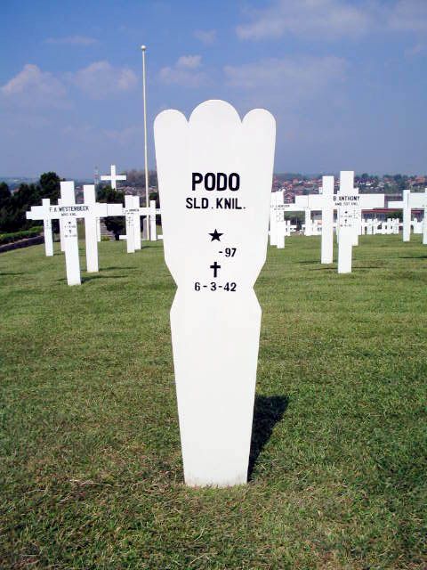 Afbeelding van graf of monument van Podo
