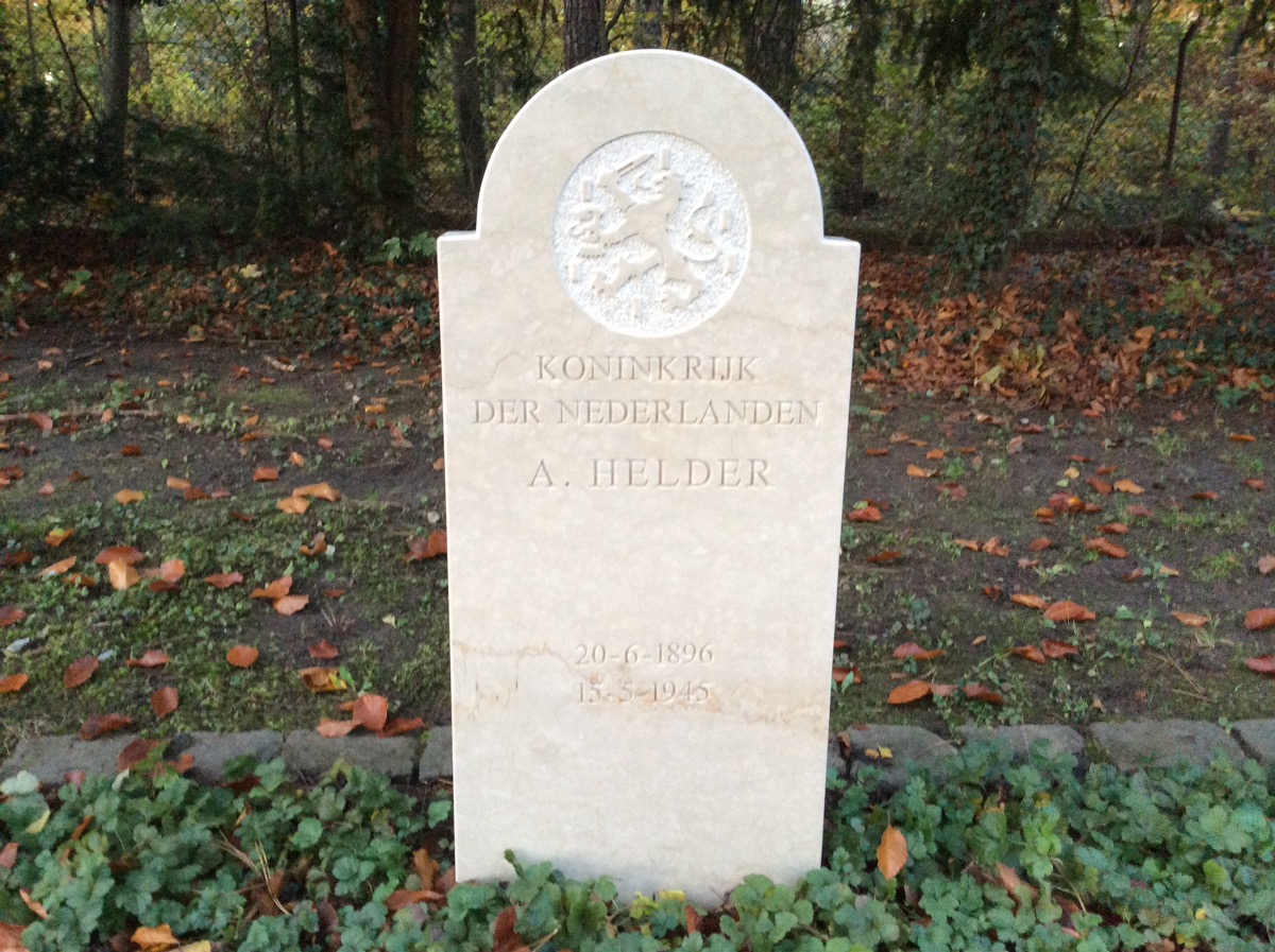 Afbeelding van graf of monument van Auke Helder