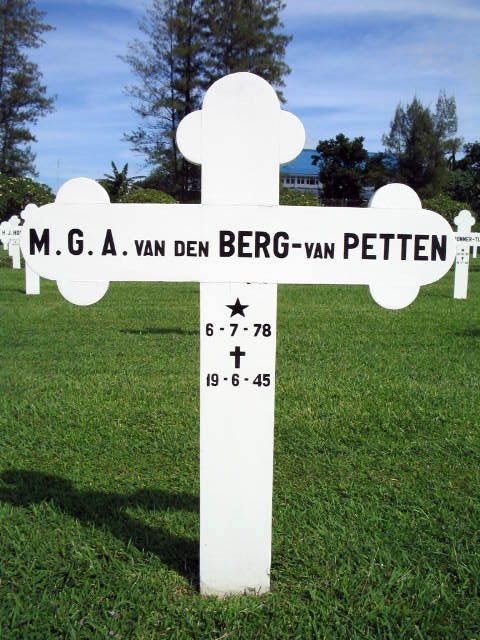 Afbeelding van graf of monument van Maria Geertruida Anna van den Berg-van Petten