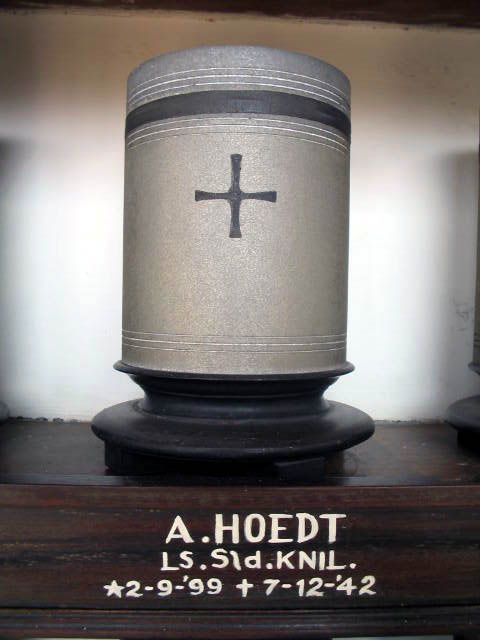 Afbeelding van graf of monument van Adolf Hoedt