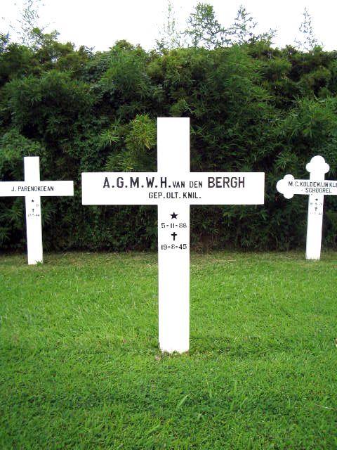 Afbeelding van graf of monument van Adriaan Gerard Marie Walraven Henri van den Bergh