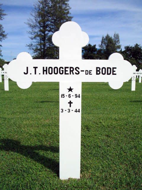 Afbeelding van graf of monument van Josephine Thérèse Hoogers-de Bode