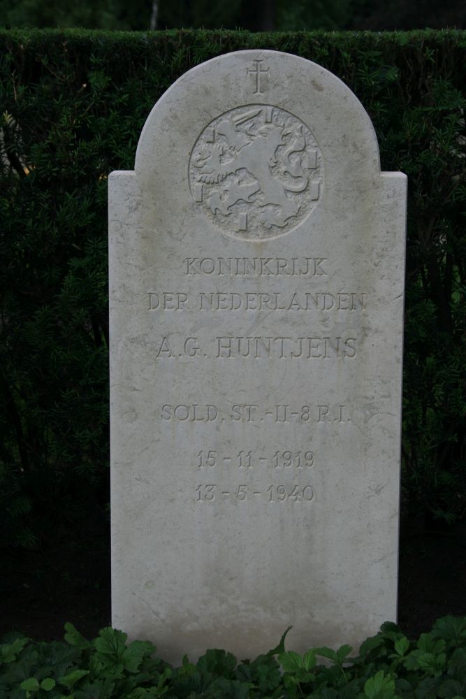 Afbeelding van graf of monument van Aloise Gerard Huntjens