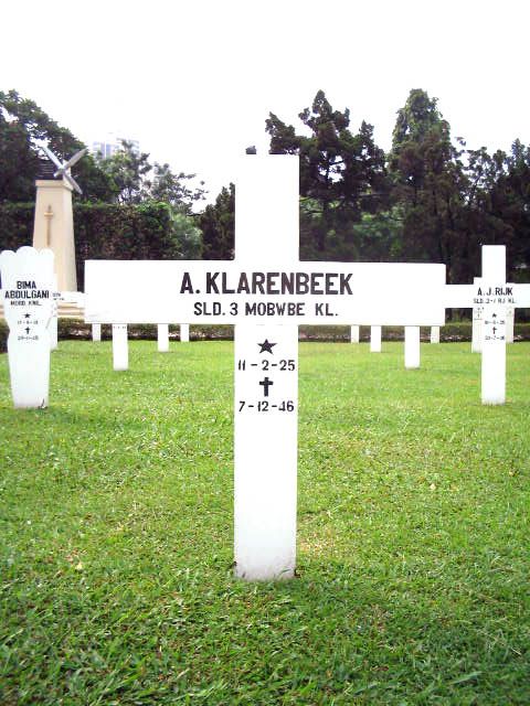 Afbeelding van graf of monument van Arie Klarenbeek