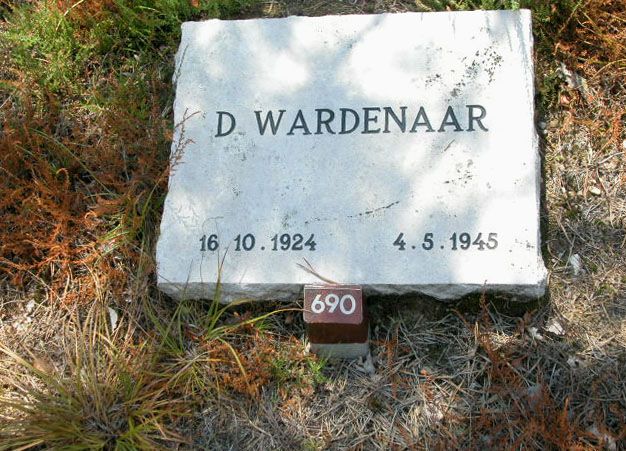 Afbeelding van graf of monument van Dirk Wardenaar