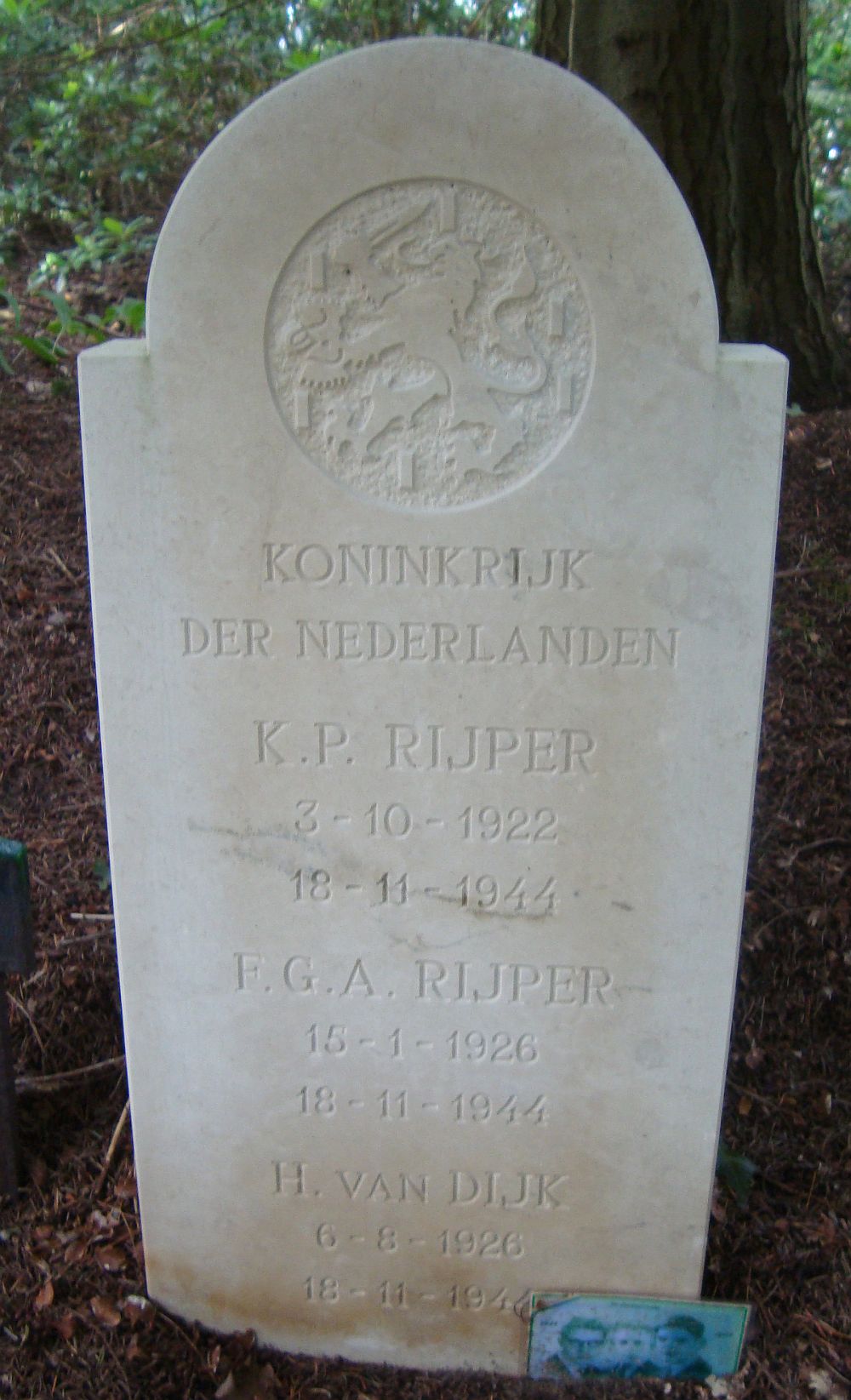 Afbeelding van graf of monument van Franciscus Gijsbertus Alexander Rijper
