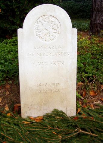 Afbeelding van graf of monument van Huibert van Aken