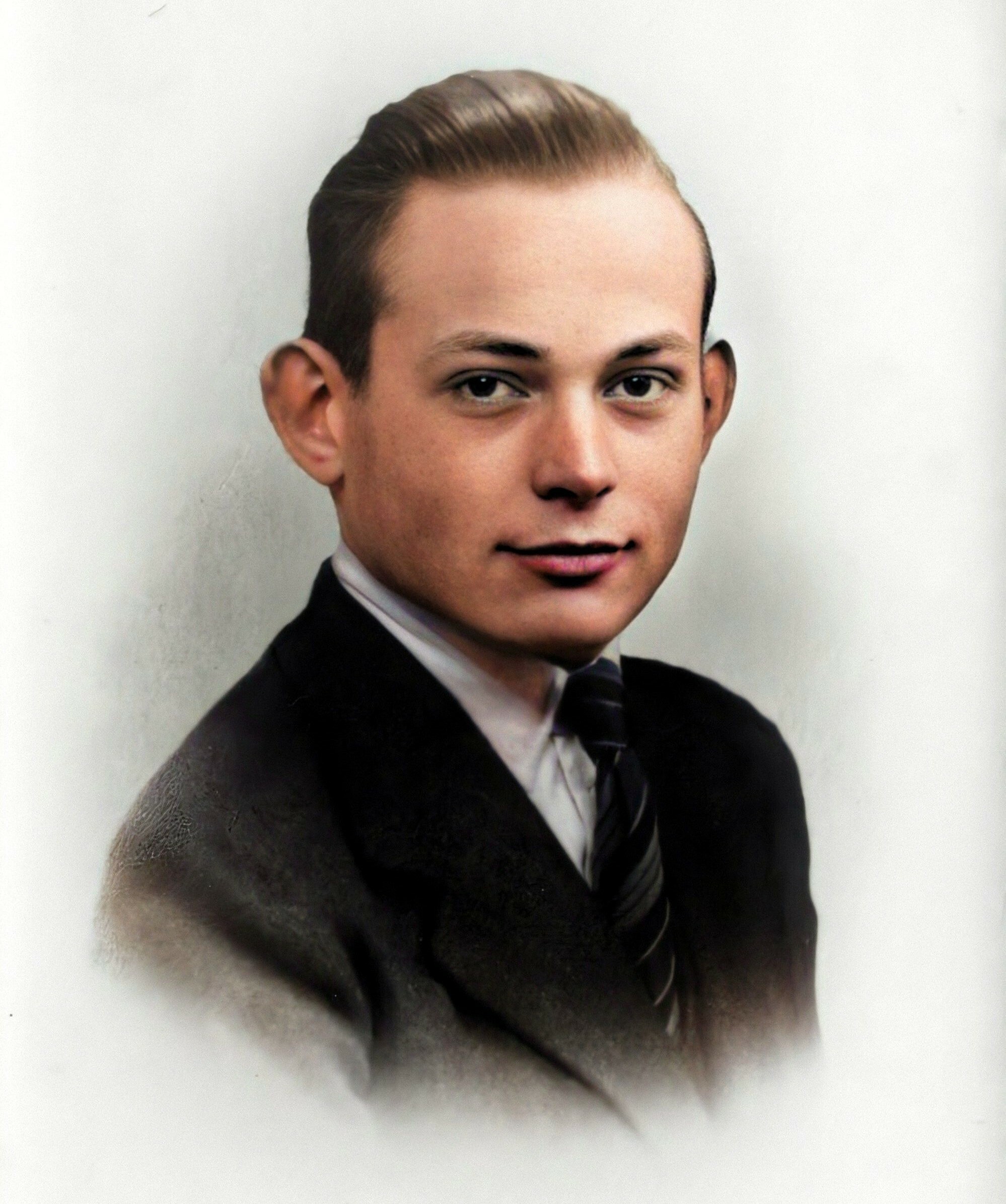 WMC van den Bosch 1925 Pasfoto 2 Enhanced Colorize