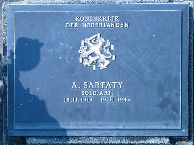 Afbeelding van graf of monument van Abraham Sarfatij