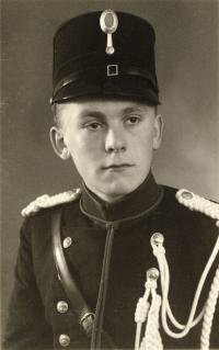 S J van der Velde