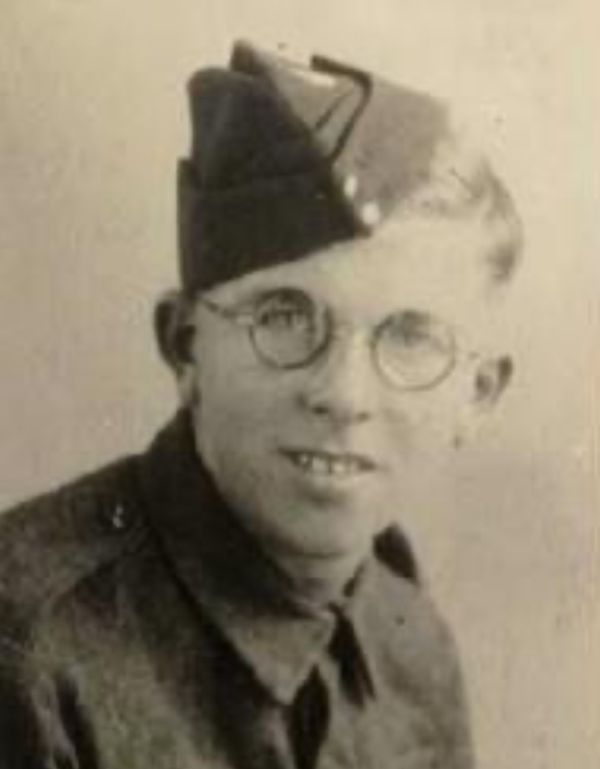 Portretfoto P.R. Morris.jpg