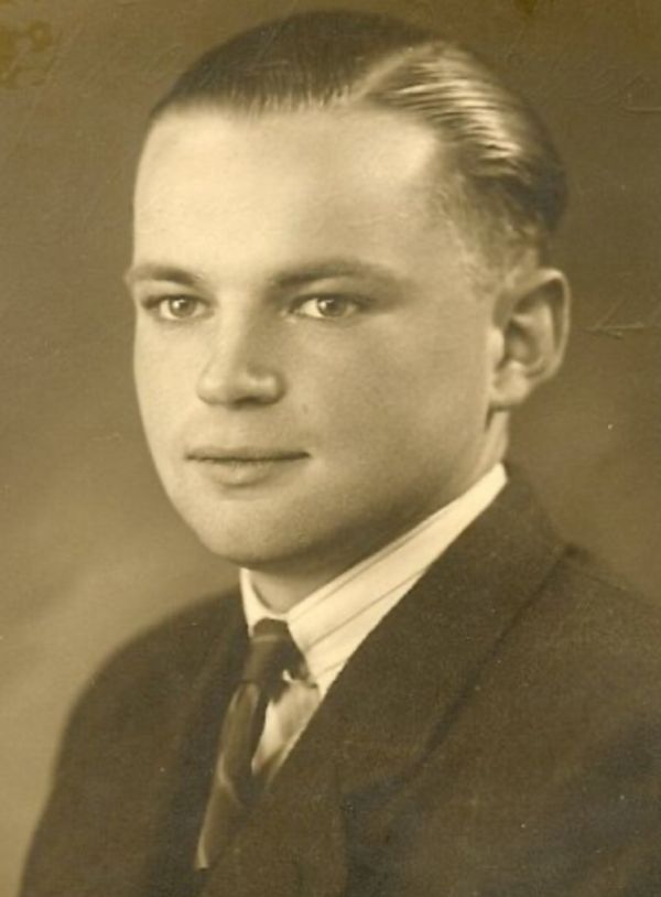 Portretfoto J.P. Dekker, foto familie.jpg