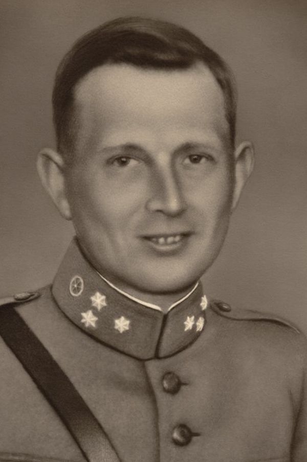 Portretfoto J. Koolhaas (1904-1940), foto familie.jpg