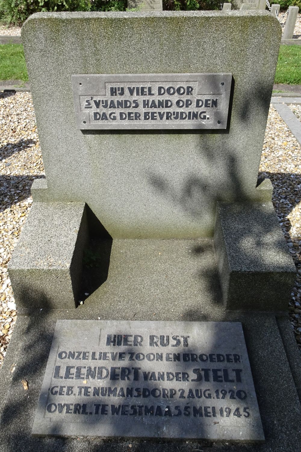Afbeelding van graf of monument van Leendert van der Stelt
