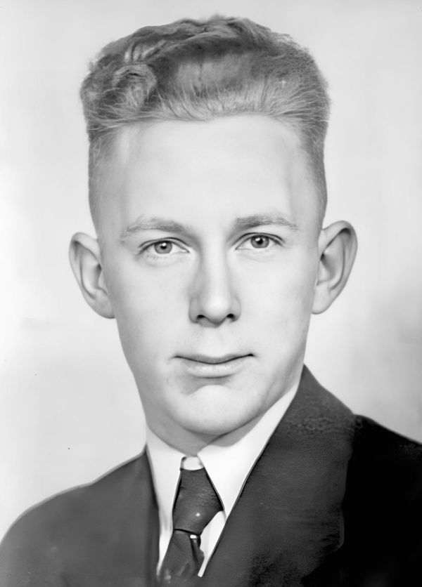 Portretfoto P. Hoekema, verbeterd.jpg