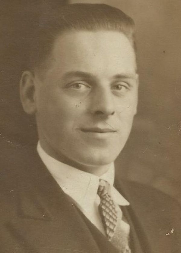 Portretfoto H.W. van Veen