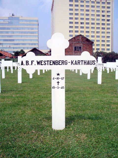 Afbeelding van graf of monument van Albertine Bernardine Franciska Westenberg-Karthuis