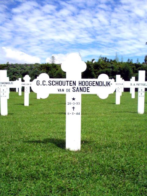 Afbeelding van graf of monument van Gijsbertha Cornelia Schouten Hoogendijk-van de Sande